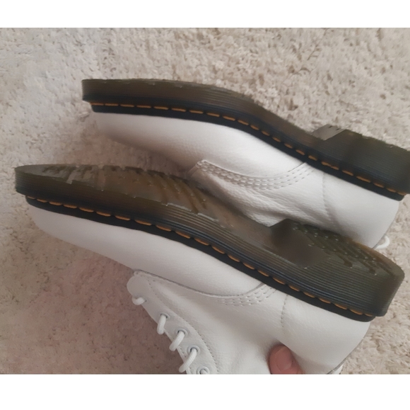 DR. MARTENS 1460 Pascal Lace-up Boots in Optical White NEW *Size Wms 8* - Picture 12 of 12